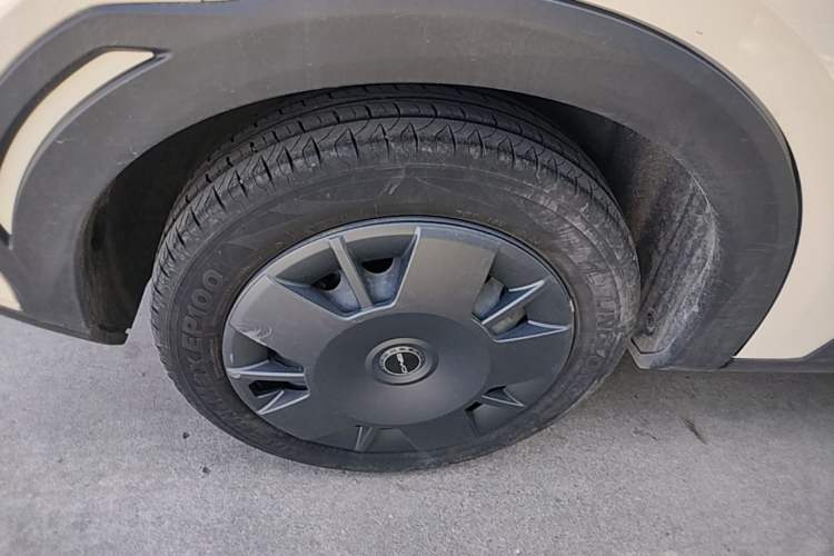 Used BYD Seagull 2024 Honor Edition 305km Dynamic Version Right Rear Wheel Hub