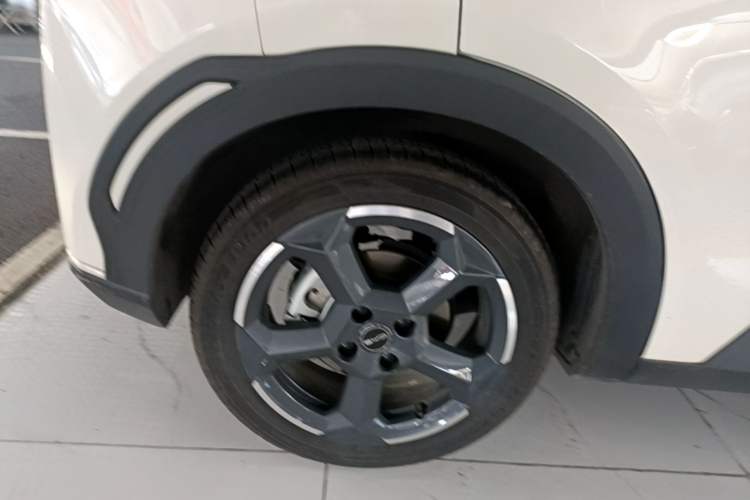 Used BYD Seagull 2024 Honor Edition 305km Freedom Version Right Rear Wheel Hub