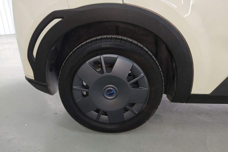 Used BYD Seagull 2024 Honor Edition 305km Dynamic Version Right Rear Wheel Hub