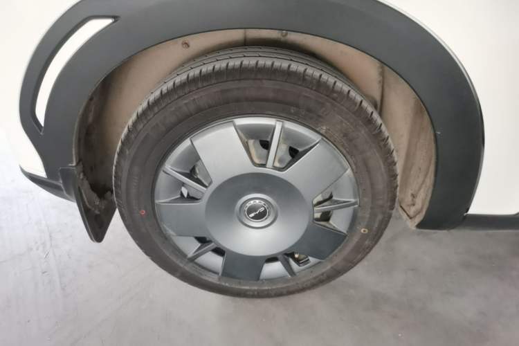 Used BYD Seagull 2024 Honor Edition 305km Dynamic Version Right Rear Wheel Hub