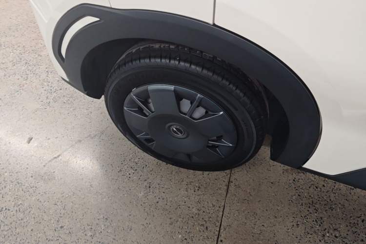 Used BYD Seagull 2024 Honor Edition 305km Dynamic Version Right Rear Wheel Hub