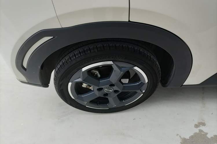 Used BYD Seagull 2024 Honor Edition 305km Freedom Version Right Rear Wheel Hub