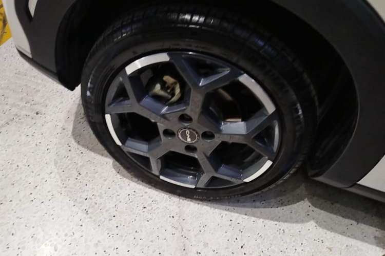 Used BYD Seagull 2024 Honor Edition 305km Freedom Version Right Rear Wheel Hub