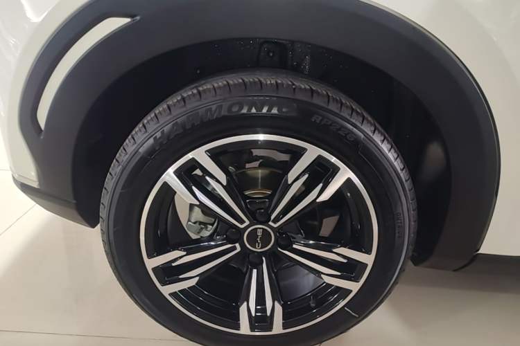 Used BYD Seagull 2024 Honor Edition 305km Dynamic Version Right Rear Wheel Hub