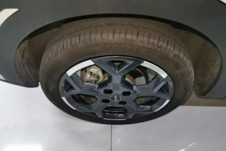 Used BYD Seagull 2024 Honor Edition 305km Freedom Version Right Rear Wheel Hub