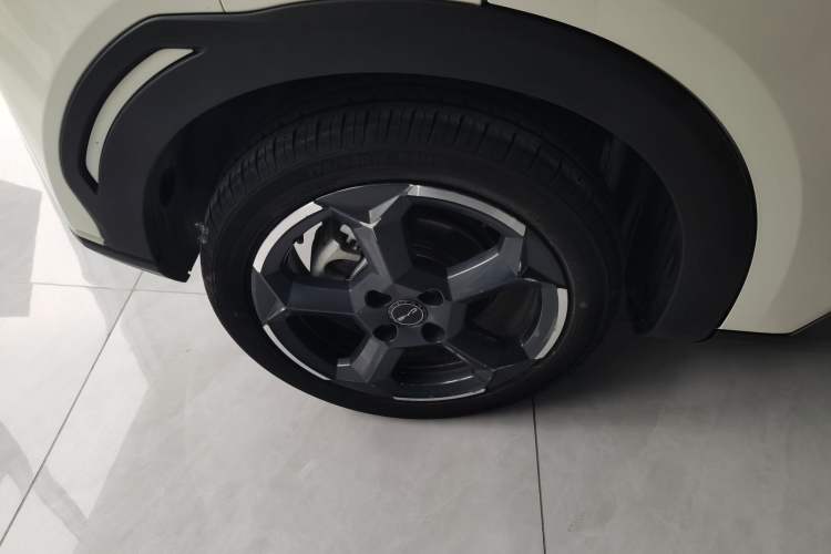 Used BYD Seagull 2024 Honor Edition 305km Freedom Version Right Rear Wheel Hub