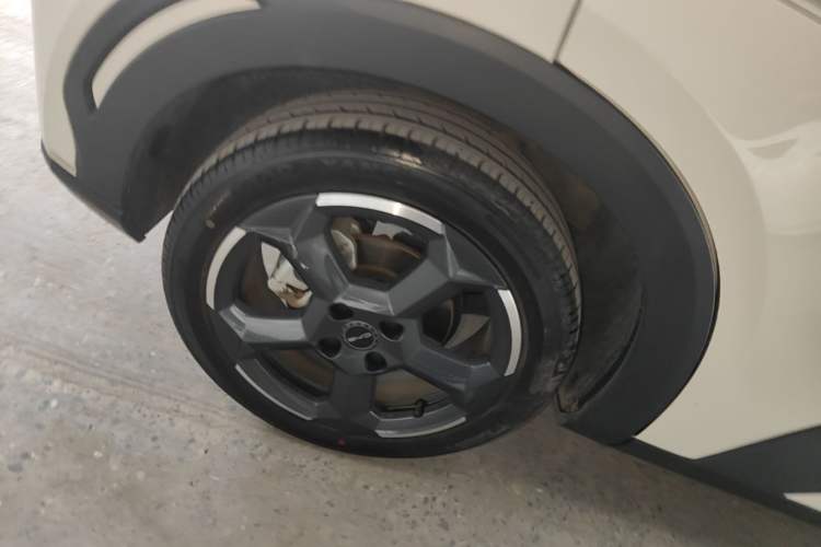 Used BYD Seagull 2024 Honor Edition 305km Freedom Version Right Rear Wheel Hub