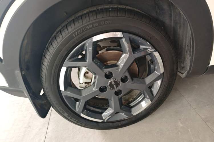 Used BYD Seagull 2024 Honor Edition 305km Freedom Version Right Rear Wheel Hub
