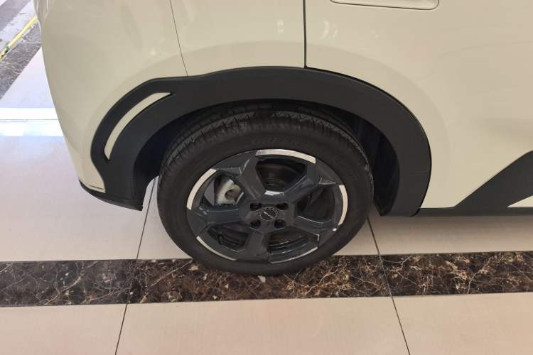 Used BYD Seagull 2024 Honor Edition 305km Freedom Version Right Rear Wheel Hub