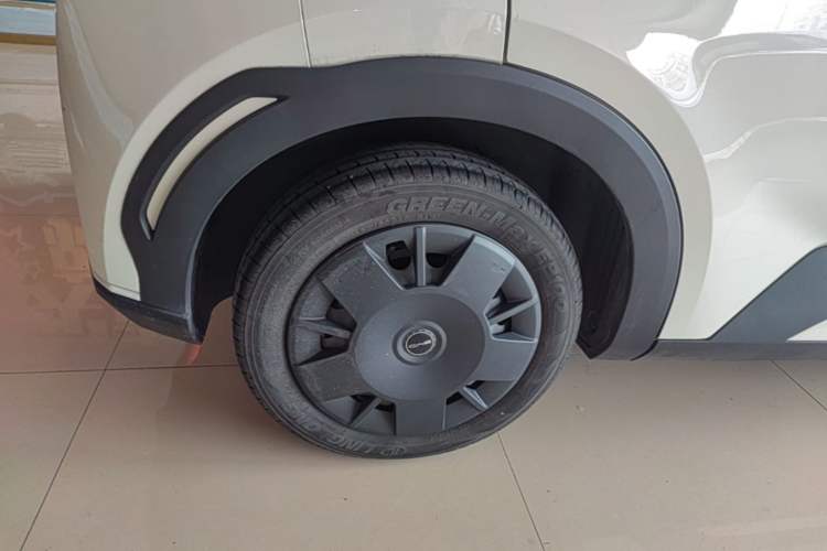 Used BYD Seagull 2024 Honor Edition 305km Dynamic Version Right Rear Wheel Hub