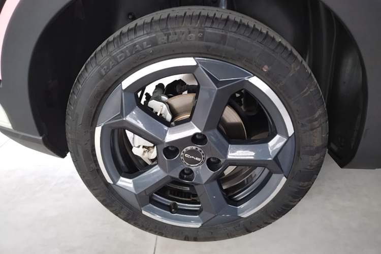 Used BYD Seagull 2024 Honor Edition 305km Freedom Version Right Rear Wheel Hub