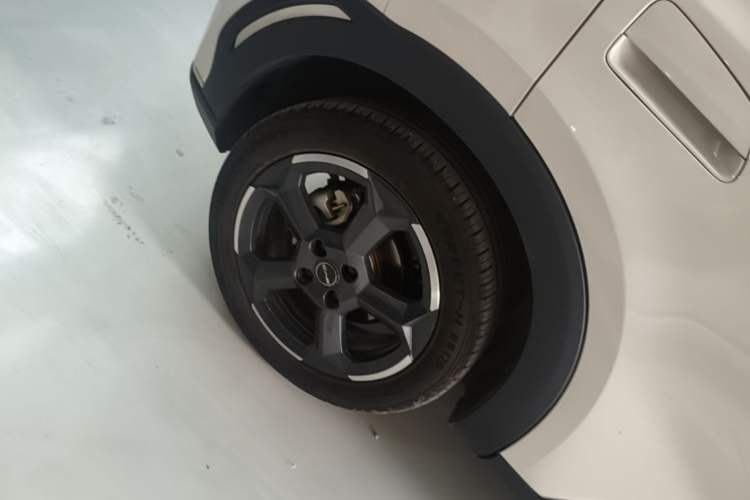 Used BYD Seagull 2024 Honor Edition 405km Flying Version Right Rear Wheel Hub