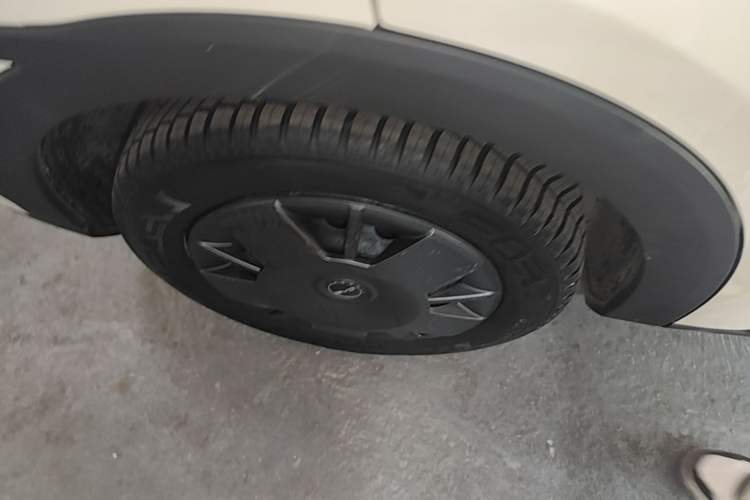 Used BYD Seagull 2024 Honor Edition 305km Dynamic Version Right Rear Wheel Hub
