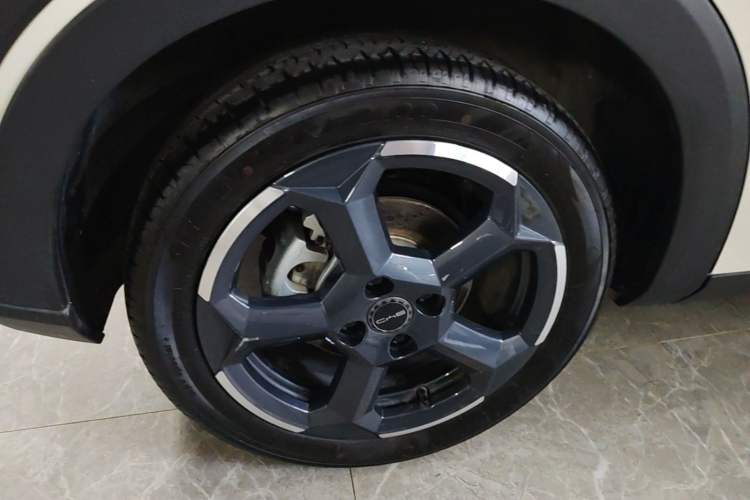 Used BYD Seagull 2024 Honor Edition 305km Freedom Version Right Rear Wheel Hub