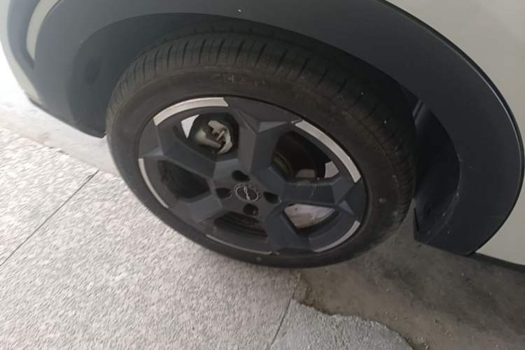 Used BYD Seagull 2024 Honor Edition 305km Freedom Version Right Rear Wheel Hub