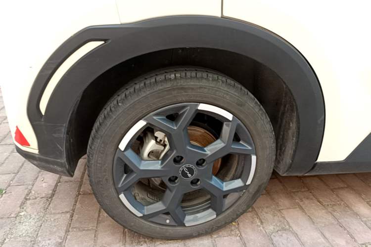 Used BYD Seagull 2024 Honor Edition 305km Freedom Version Right Rear Wheel Hub