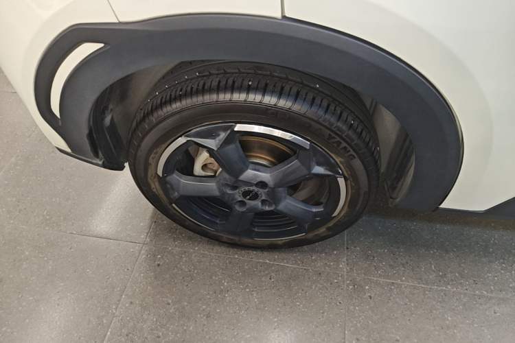 Used BYD Seagull 2024 Honor Edition 305km Freedom Version Right Rear Wheel Hub