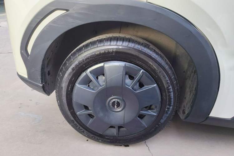 Used BYD Seagull 2024 Honor Edition 305km Dynamic Version Right Rear Wheel Hub