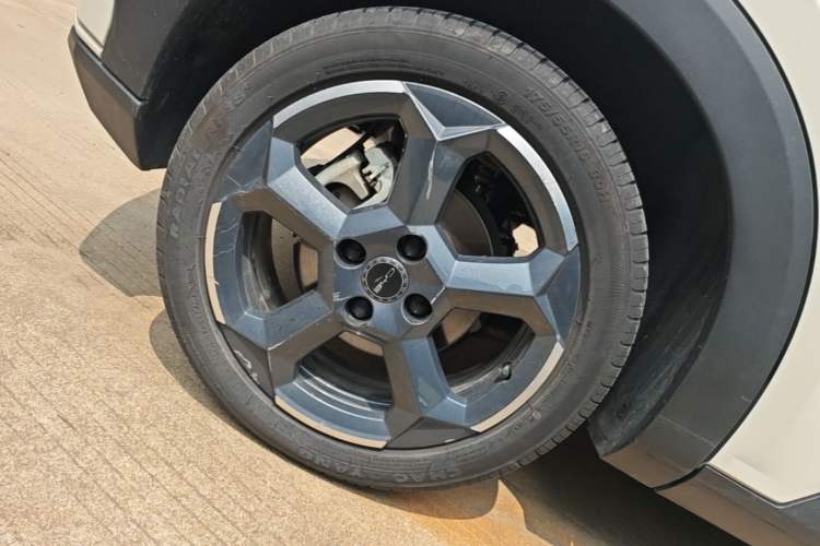 Used BYD Seagull 2024 Honor Edition 305km Freedom Version Right Rear Wheel Hub