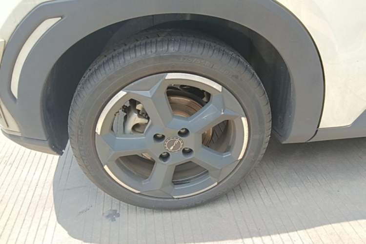 Used BYD Seagull 2024 Honor Edition 305km Freedom Version Right Rear Wheel Hub