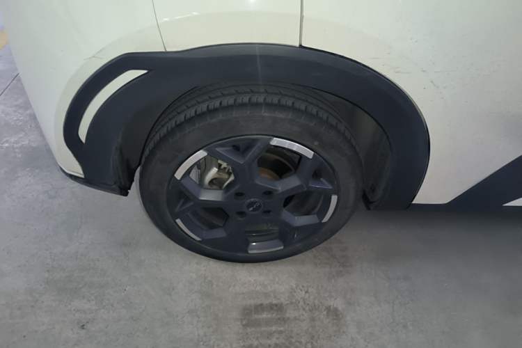 Used BYD Seagull 2024 Honor Edition 305km Freedom Version Right Rear Wheel Hub