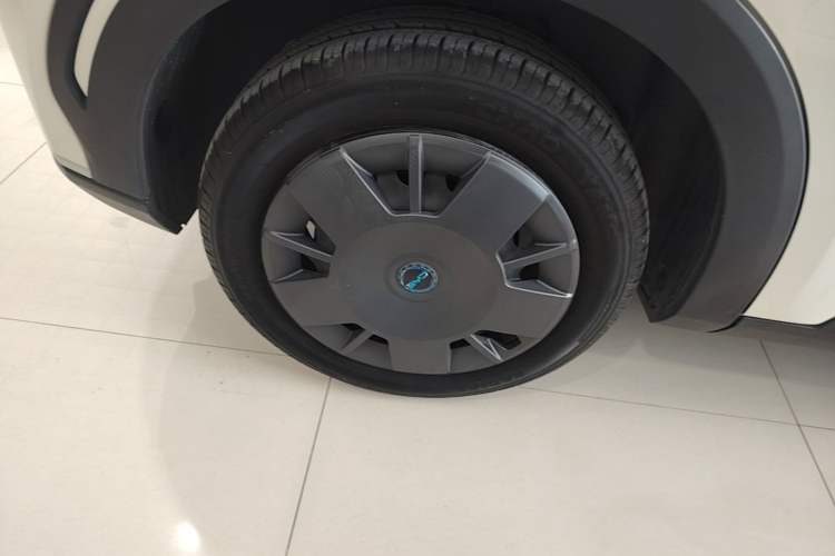Used BYD Seagull 2024 Honor Edition 305km Dynamic Version Right Rear Wheel Hub