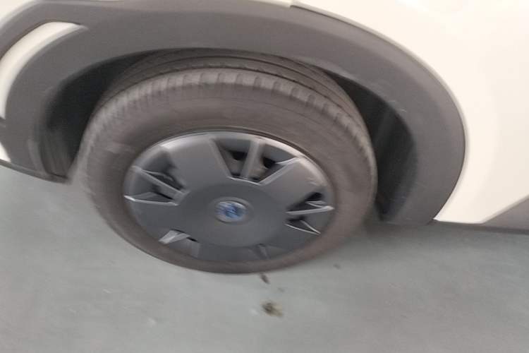 Used BYD Seagull 2024 Honor Edition 305km Dynamic Version Right Rear Wheel Hub