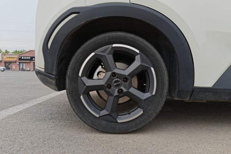 Used BYD Seagull 2024 Honor Edition 305km Freedom Version Right Rear Wheel Hub
