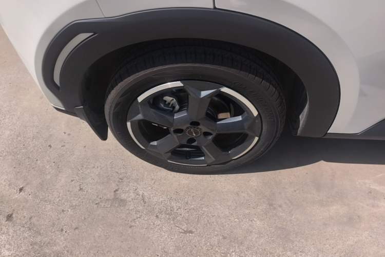 Used BYD Seagull 2024 Honor Edition 305km Freedom Version Right Rear Wheel Hub