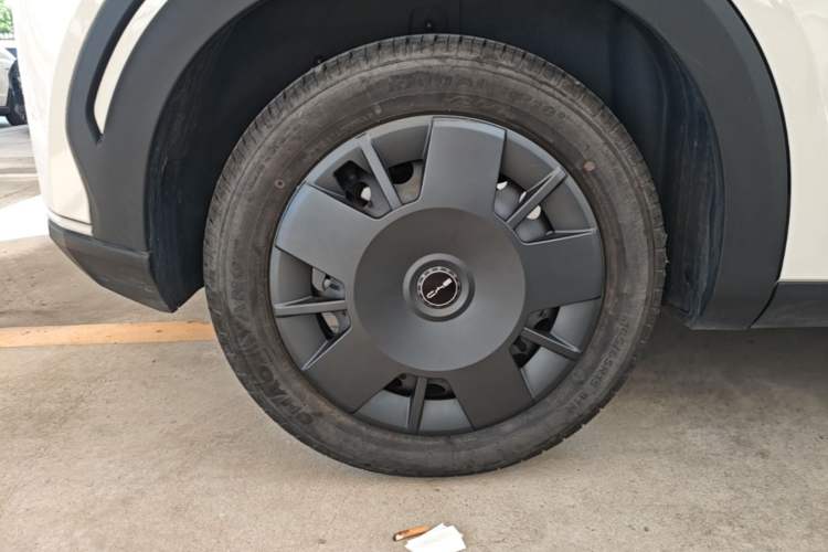 Used BYD Seagull 2024 Honor Edition 305km Dynamic Version Right Rear Wheel Hub