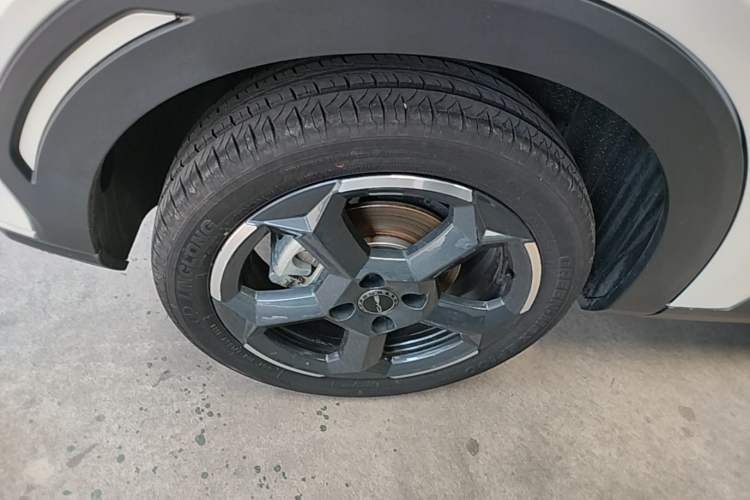 Used BYD Seagull 2024 Honor Edition 305km Freedom Version Right Rear Wheel Hub