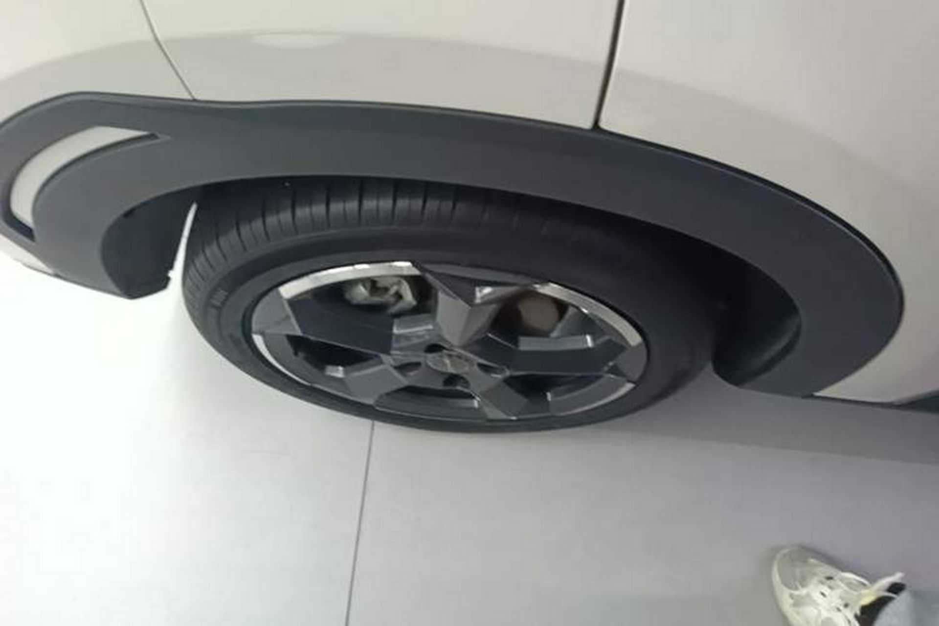 Used BYD Seagull 2024 Honor Edition 405km Flying Version Right Rear Wheel Hub