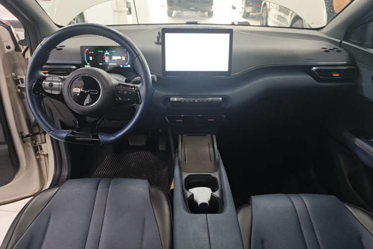Used BYD Seagull 2024 Honor Edition 405km Flying Version Center Console
