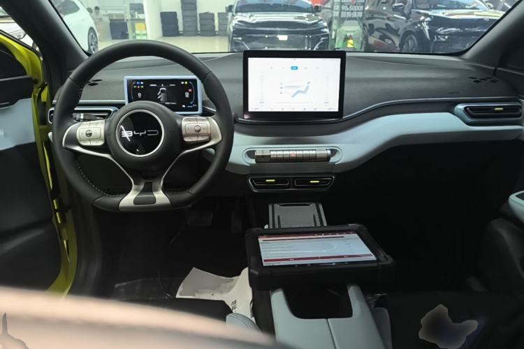 Used BYD Seagull 2024 Honor Edition 305km Freedom Version Center Console