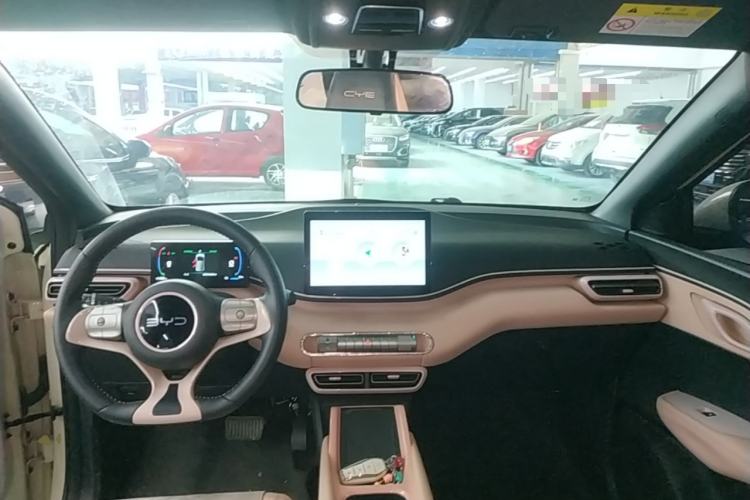 Used BYD Seagull 2024 Honor Edition 405km Flying Version Center Console