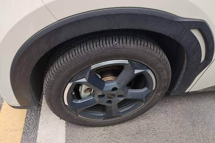 Used BYD Seagull 2024 Honor Edition 305km Dynamic Version Left Front Wheel Hub