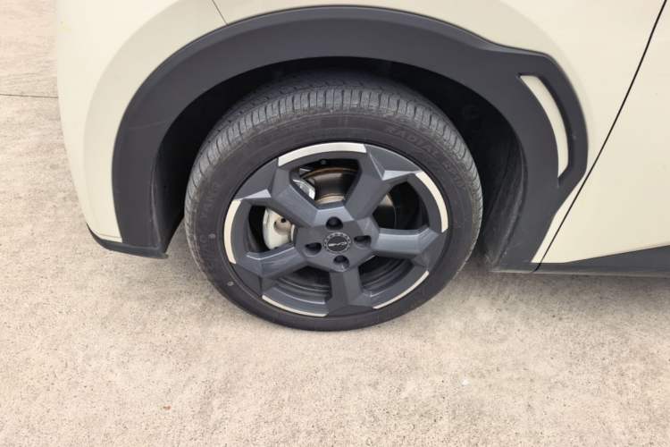 Used BYD Seagull 2024 Honor Edition 405km Flying Version Left Front Wheel Hub