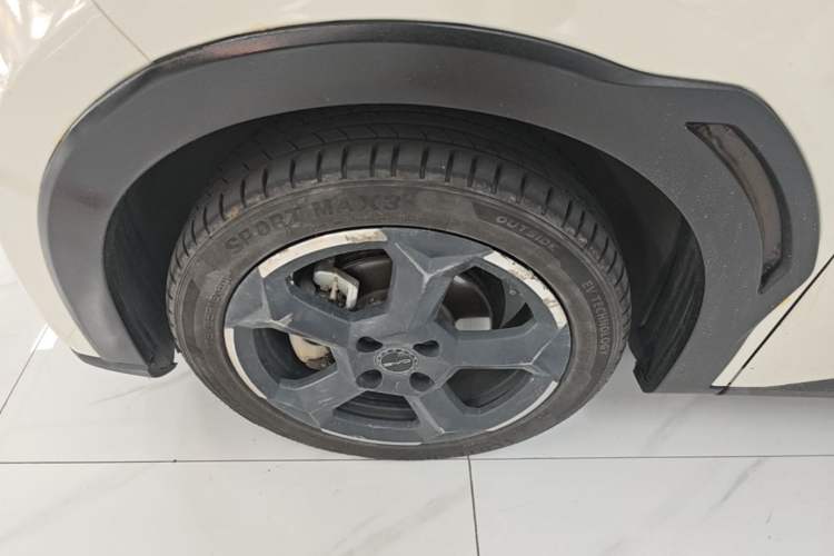 Used BYD Seagull 2024 Honor Edition 405km Flying Version Left Front Wheel Hub