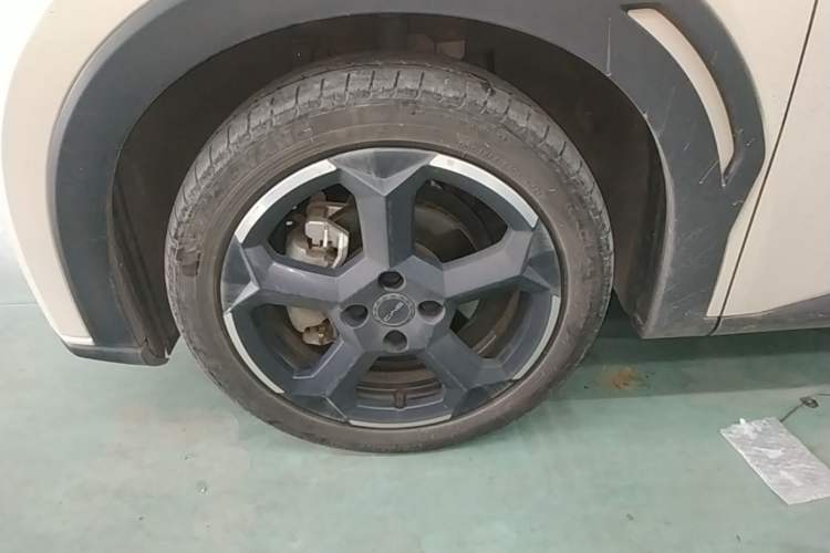 Used BYD Seagull 2024 Honor Edition 405km Flying Version Left Front Wheel Hub