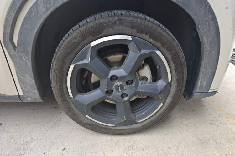 Used BYD Seagull 2024 Honor Edition 305km Freedom Version Right Front Wheel Hub