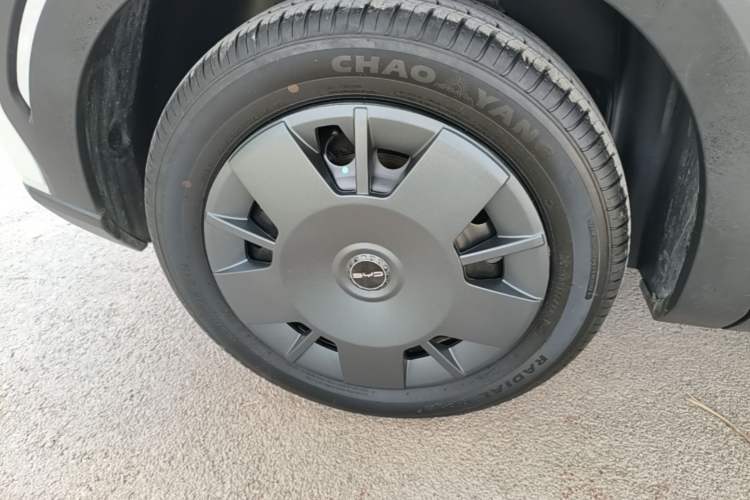 Used BYD Seagull 2024 Honor Edition 305km Dynamic Version Right Rear Wheel Hub