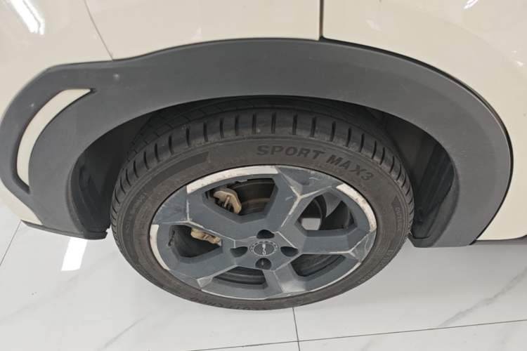 Used BYD Seagull 2024 Honor Edition 405km Flying Version Right Rear Wheel Hub