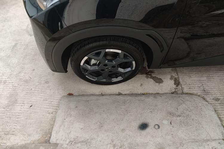 Used BYD Seagull 2025 405 km Flying Edition Left Front Wheel Hub