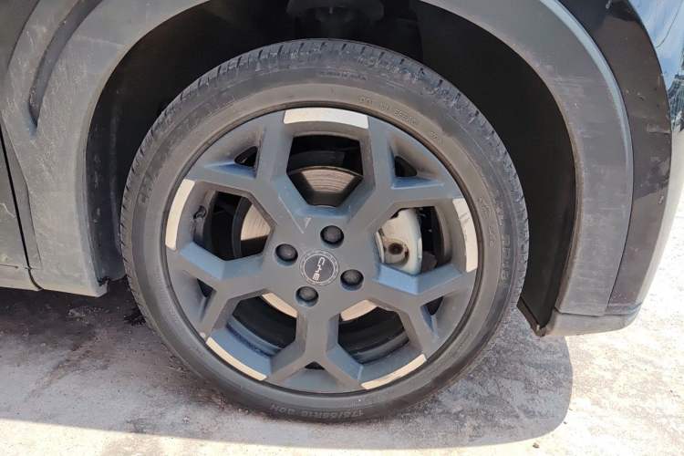 Used BYD Seagull 2025 405 km Flying Edition Right Front Wheel Hub