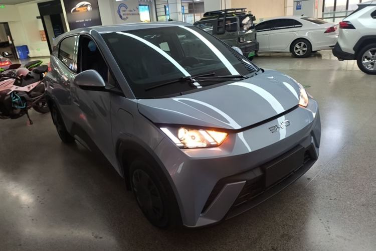 Used BYD Seagull 2025 305km Active Version Front Right 45 Deg