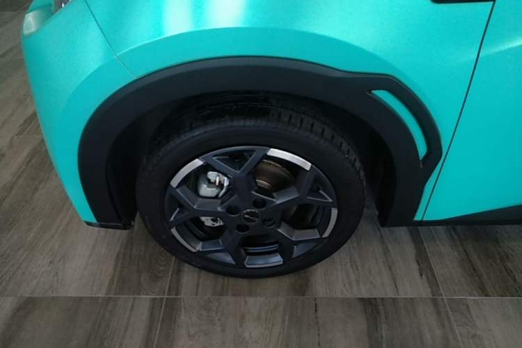 Used BYD Seagull 2025 Smart Drive Version 305 km Freedom Edition Left Front Wheel Hub