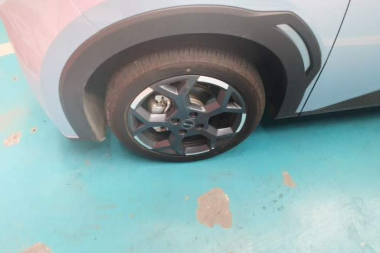 Used BYD Seagull 2025 305 km Free Version Left Front Wheel Hub