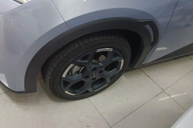 Used BYD Seagull 2025 305 km Free Version Left Front Wheel Hub