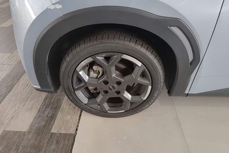 Used BYD Seagull 2025 305 km Free Version Left Front Wheel Hub