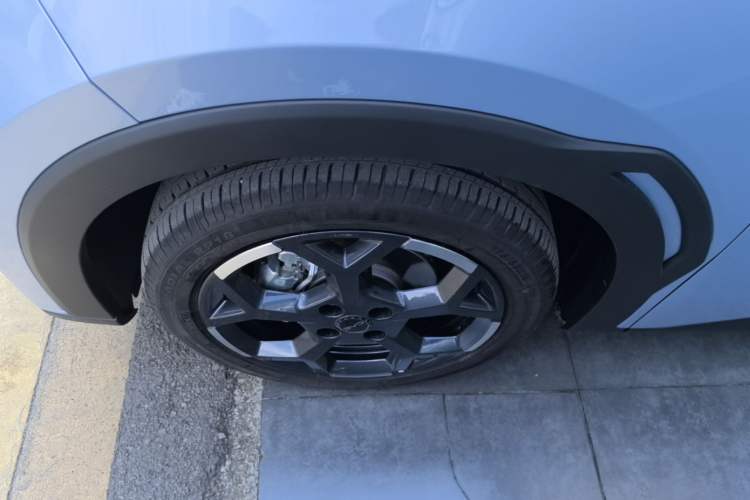 Used BYD Seagull 2025 305 km Free Version Left Front Wheel Hub